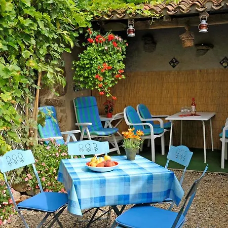 Maison Saint Jacques Bed & Breakfast